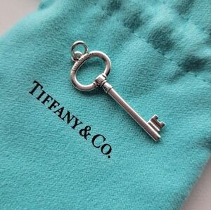 Tiffany & Co. Oval key